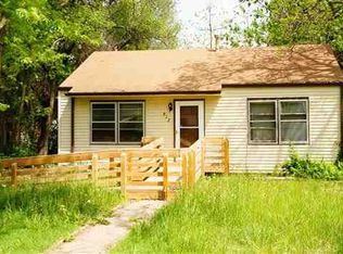912 SE 34th St, Topeka, KS 66605