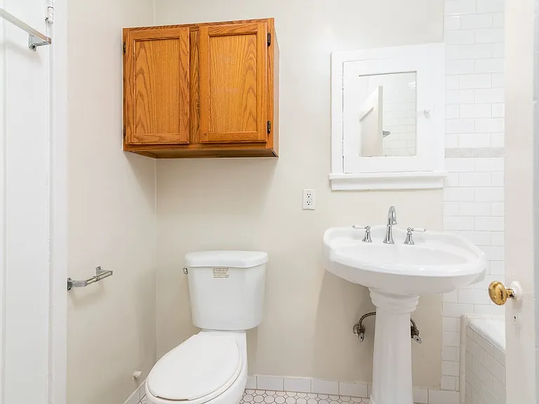 Edgemont Apartments — Photo 8