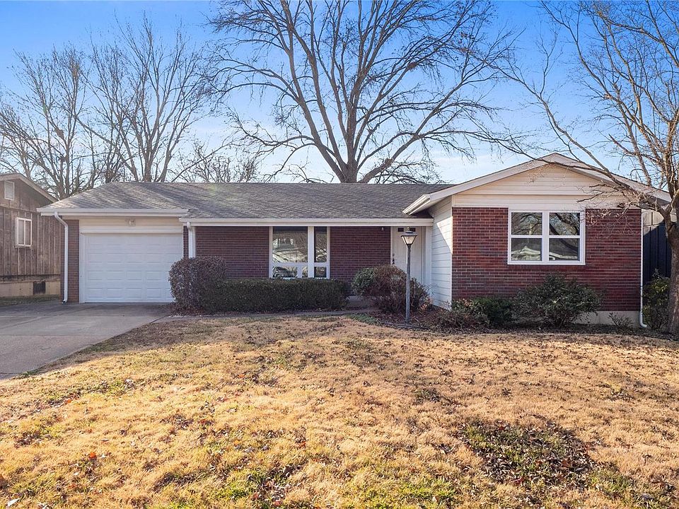 1st image of 1420 Cove Ln