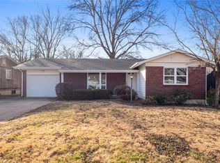 1420 Cove Ln, Saint Louis, MO 63138
