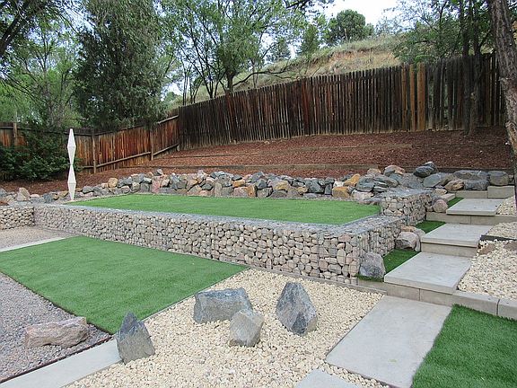 5th image of 915 Pioneer Ln