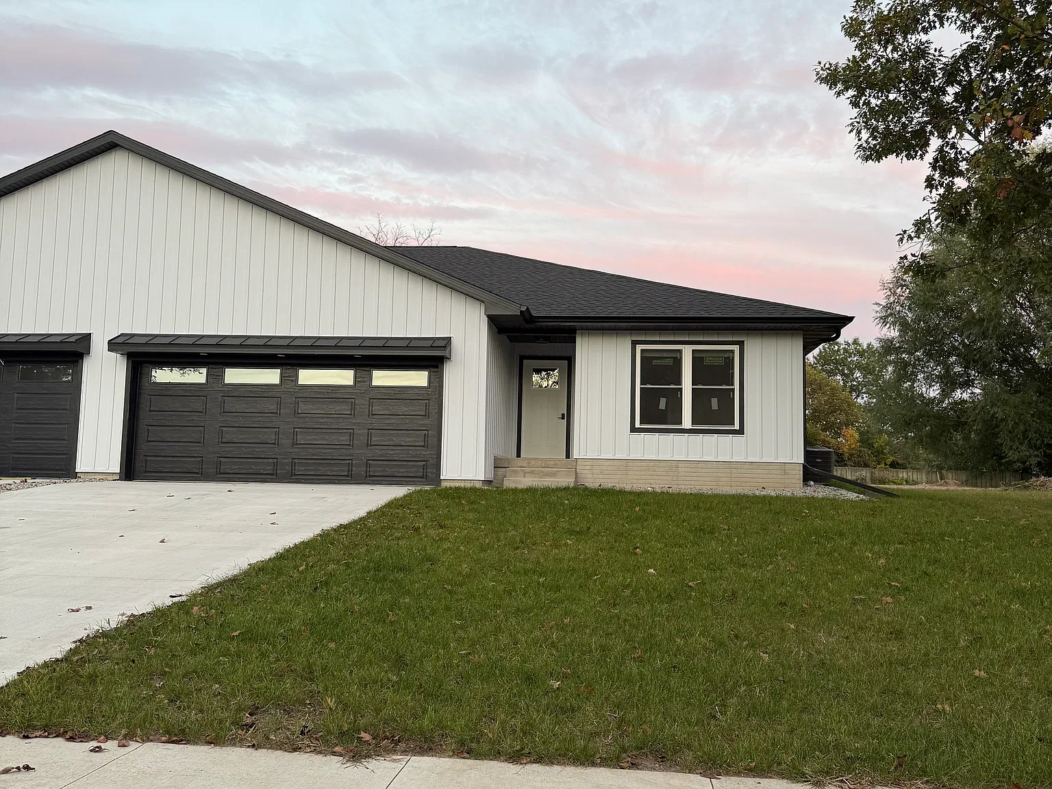 3 bed, 1421 sqft, $2,000 — Photo 1