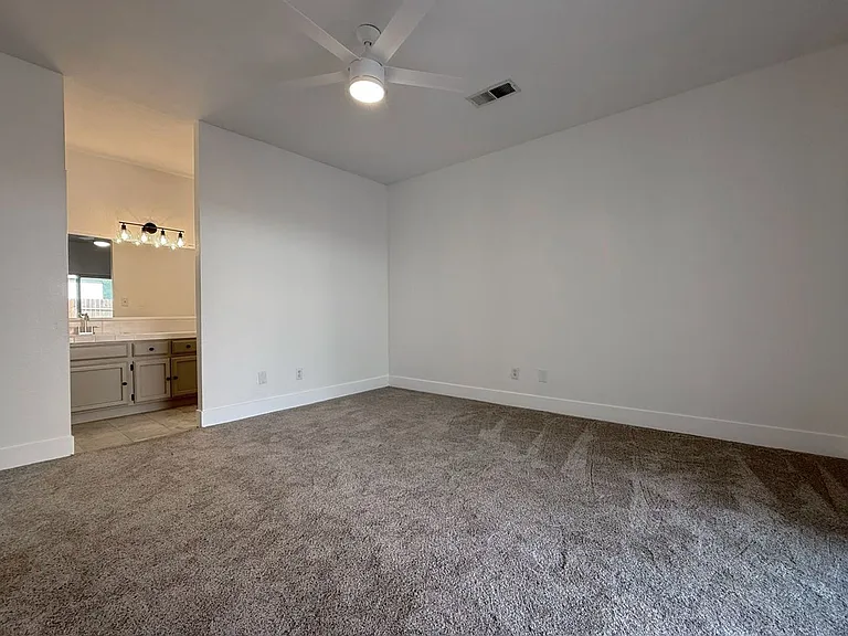 10616 Petalo Dr — Photo 10