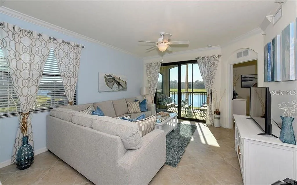 3 bed, 2.0 bath, 1286 sqft, $6,500 — Photo 4