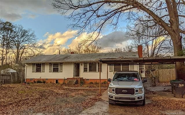 2nd image of 470 Sharview Cres