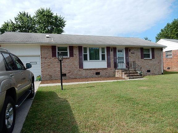 5th image of 923 Dogwood Dr