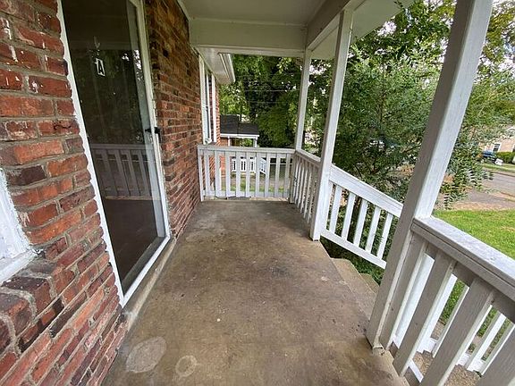 4th image of 928 W Greenwood Ave #A