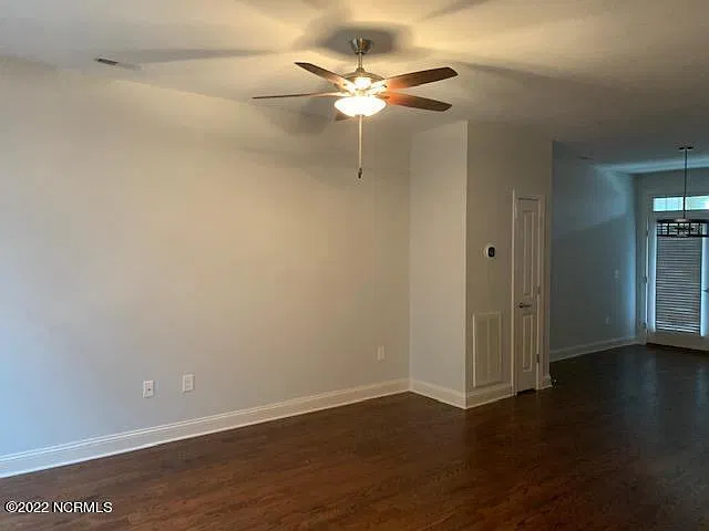 2 bed, 2.5 bath, $2,300 — Photo 4