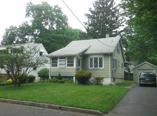 645 Elinor Pl, Rahway, NJ 07065