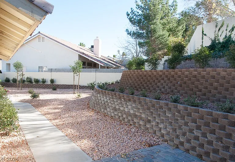 131 Rancho Maderas Way — Photo 21