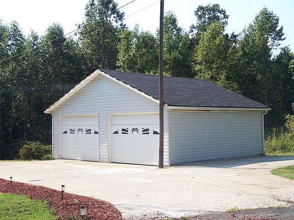 3rd image of 213 Villa Heights Dr