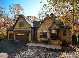 43 E Owl Creek Ln, Fairview, NC 28730