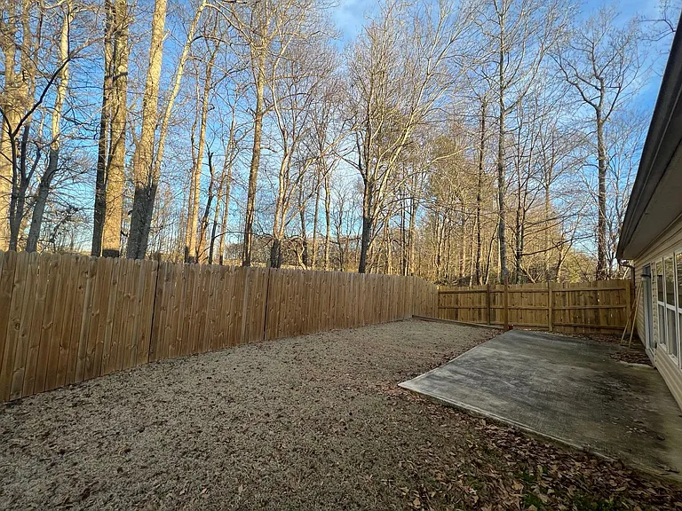 2577 Woodford Ln — Photo 20