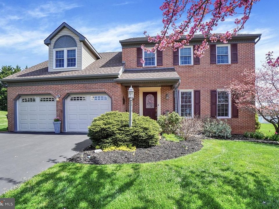 1st image of 30 Frank Dr