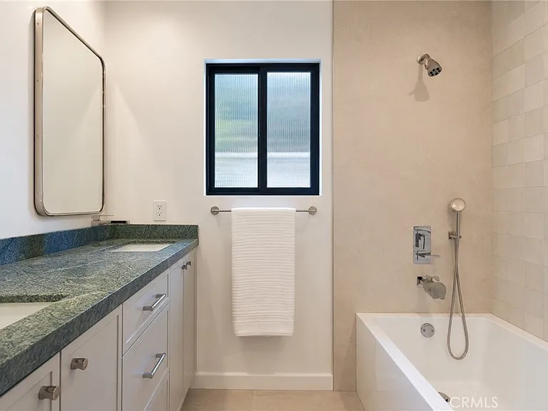 1310 J Lee Cir — Photo 23