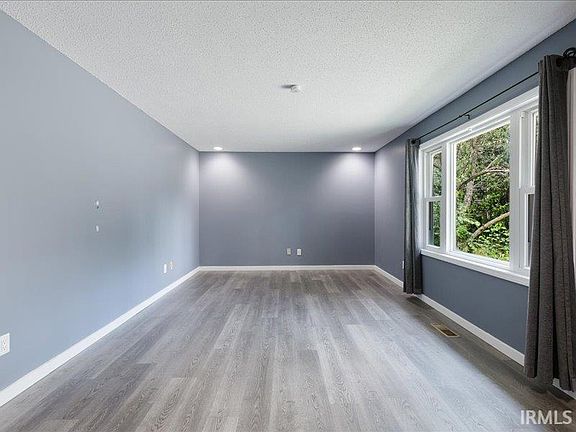 4th image of 4114 Tamarack Dr