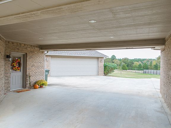 3rd image of 190 Wendy Acres Ave