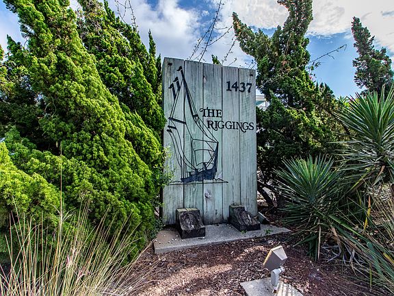 3rd image of 1437 S Fort Fisher Boulevard #N-3