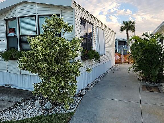 3rd image of 745 Campo Ln