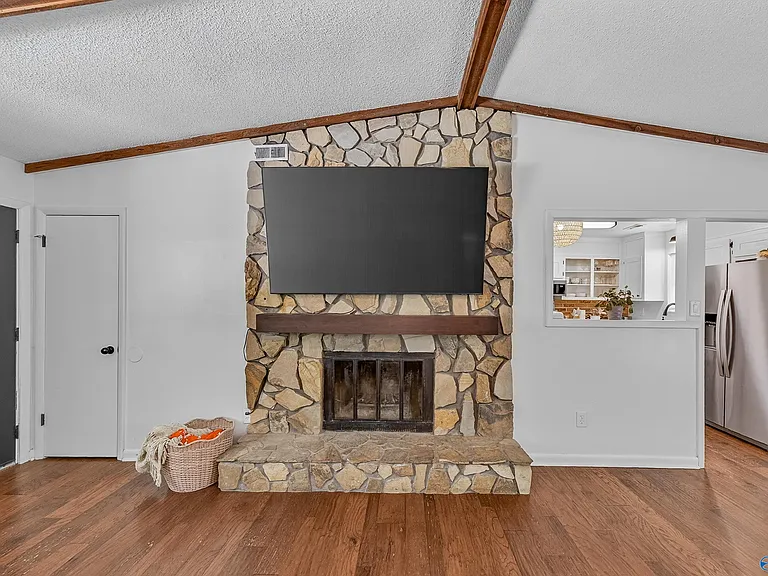 124 W Emert Rd — Photo 6