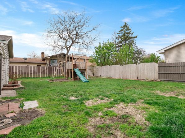 1844 Tulip Ln, Munster, IN 46321