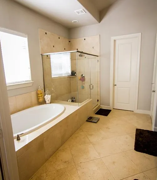739 Live Oak St — Photo 2