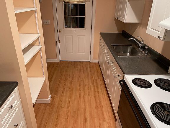 4th image of 337 Main St #A