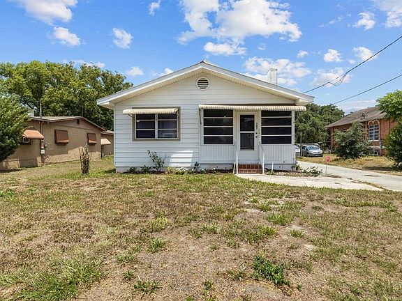 2nd image of 207 S PERRY AVENUE