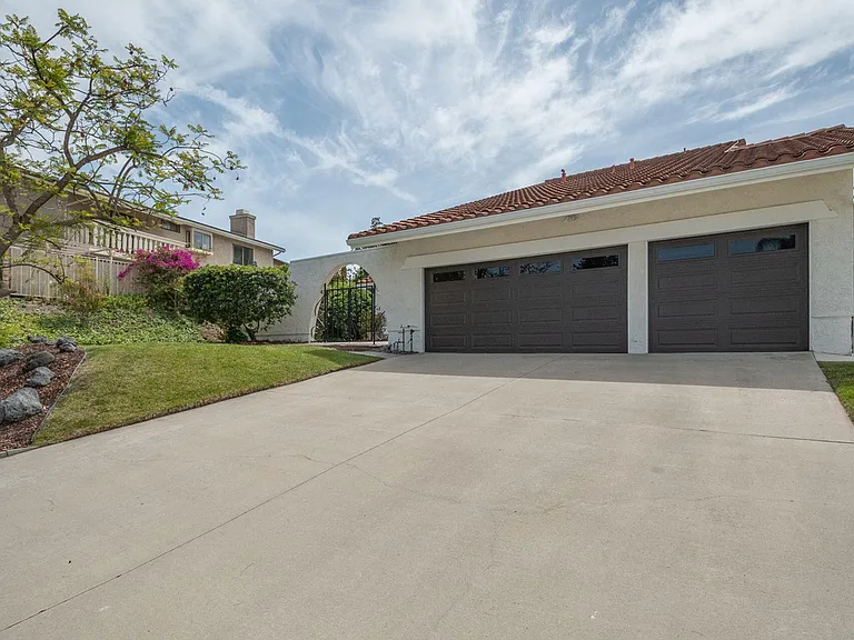 3577 Radcliffe Rd — Photo 4