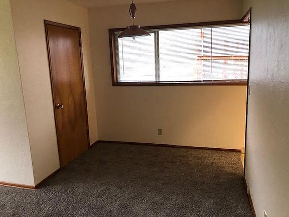 5th image of 1021 W 38th St
