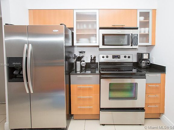 3rd image of 1750 N Bayshore Dr APT 2204