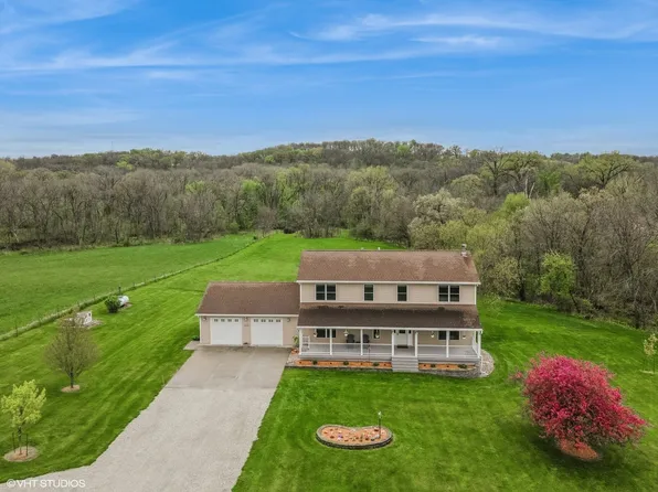 18670 Delaware Pl, Carlisle, IA 50047