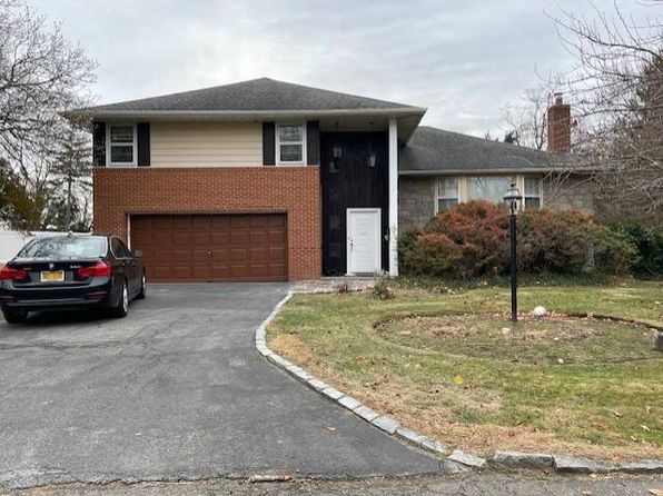 1449 Roosevelt Ave