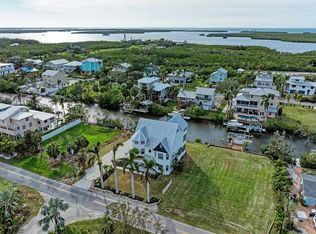 1825 Bayshore Dr, Terra Ceia, FL 34250