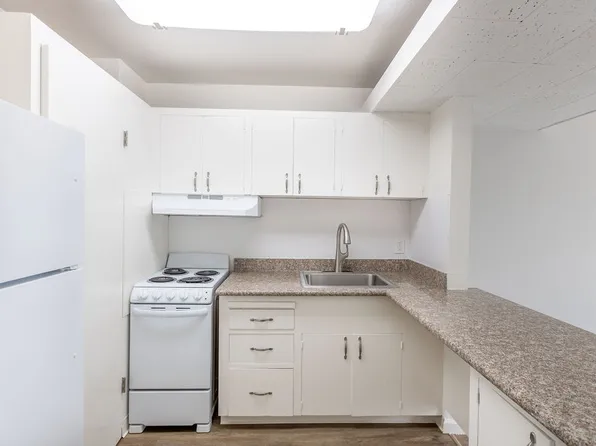 Royal Pines, 525 N El Camino Real APT 200, San Mateo, CA 94401