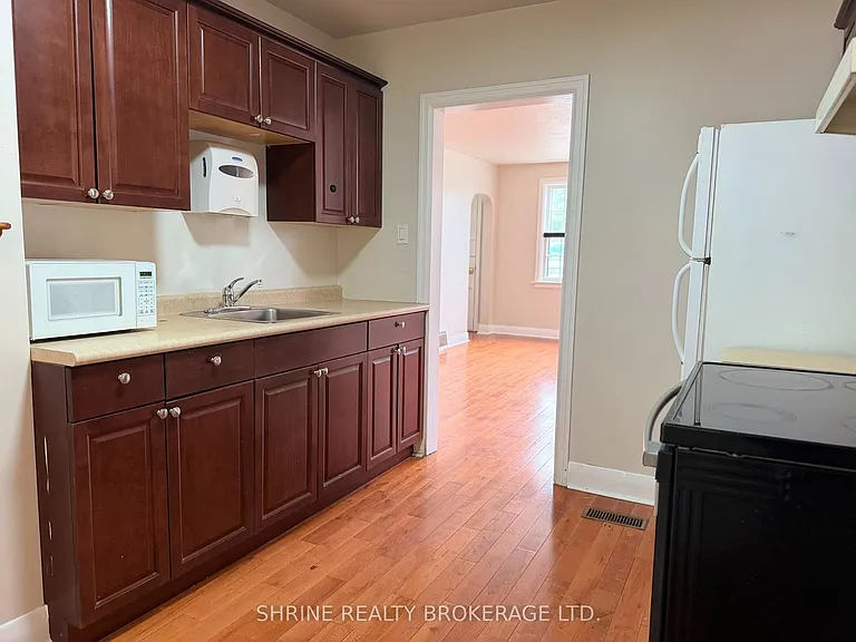 367 Springbank Dr — Photo 20