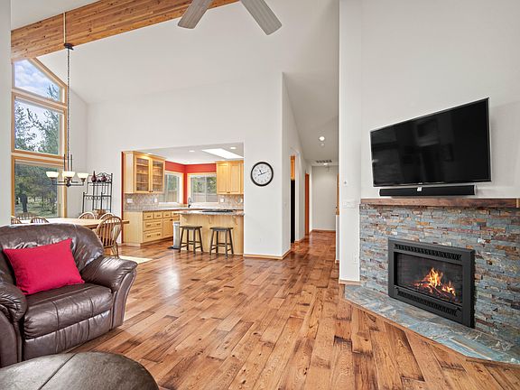 4th image of 57700 Cottonwood Ln #2