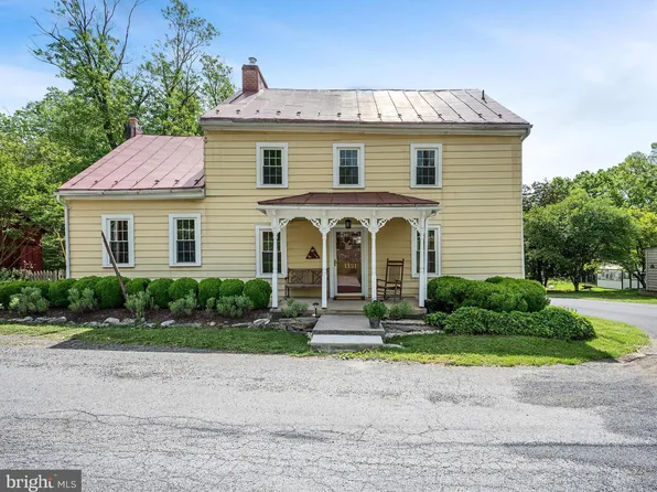 112 King St, Kearneysville, WV 25430