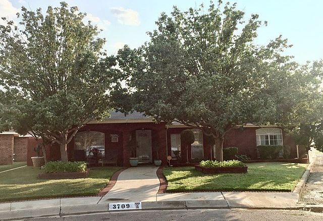1st image of 3709 Oakridge Ct