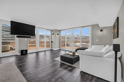 230 E Broadway S #1209 Photo 1