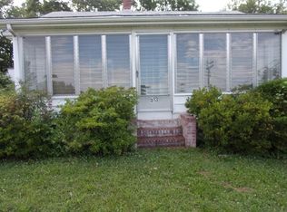 513 N Main St, Gretna, VA 24557