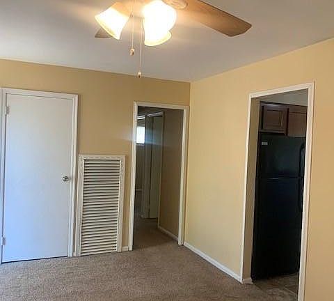 3rd image of 3977 Mantell Ave