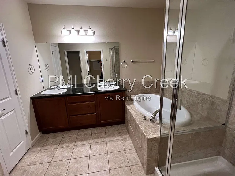 8159 S Akron Ct — Photo 24