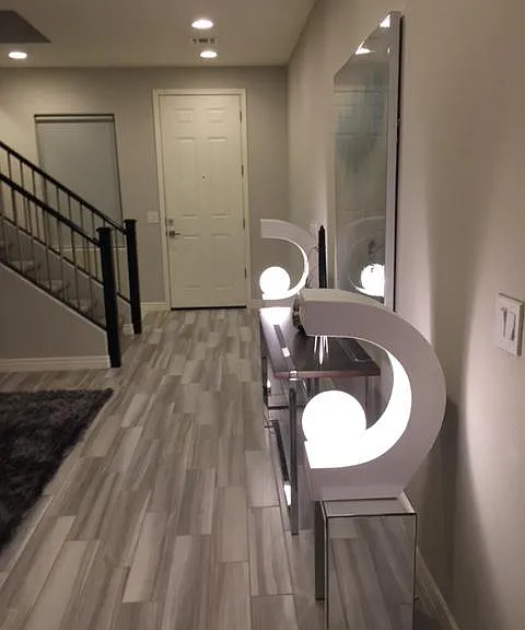 4649 E Daley Ln — Photo 3