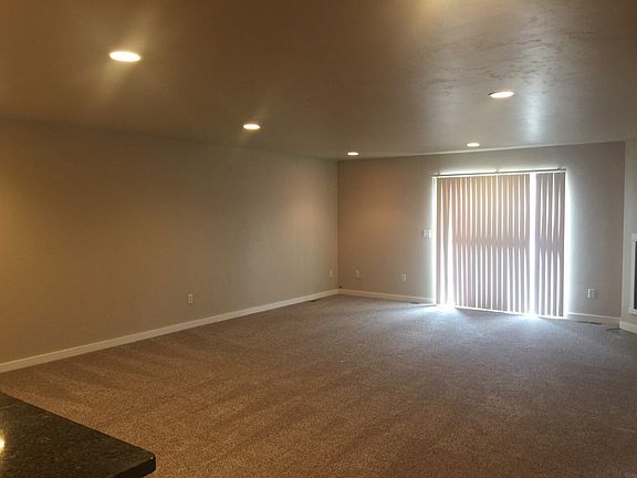 3rd image of 815 Longbow Ln Unit B