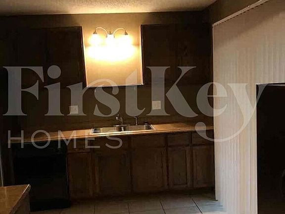 4th image of 900 SW Speas Dr