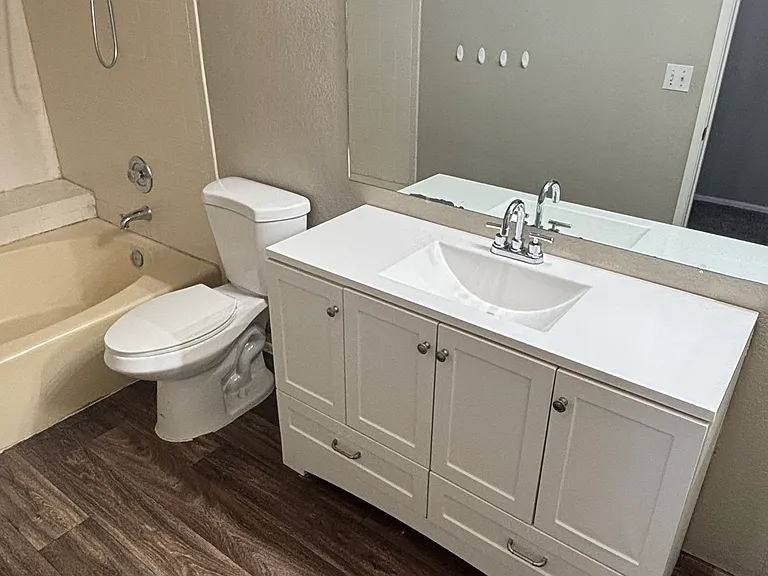 1915 S 39th St #62 — Photo 10