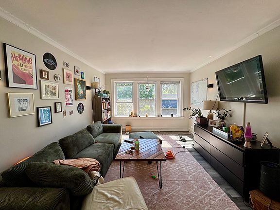 2nd image of 5319 N Hoyne Ave #3