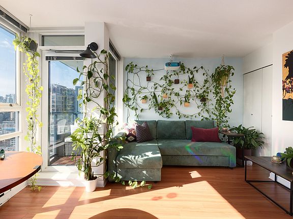 3rd image of 928 Beatty St #3001