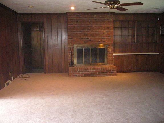 large den with masonry FP